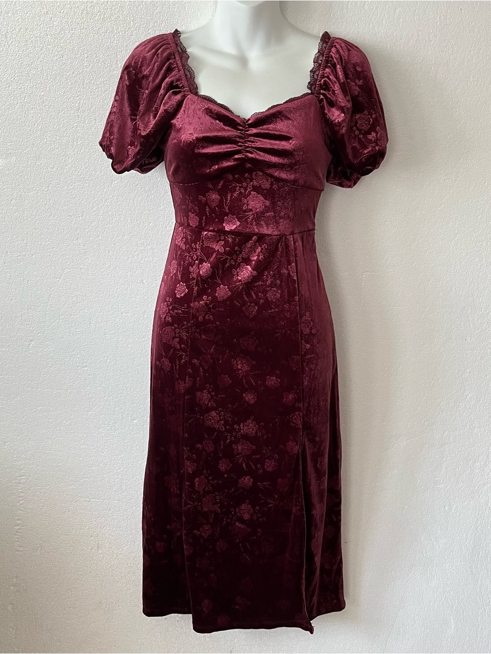 Francesca’s Women's XS Velvet Lace Trim Midi Dress Whimsy Goth Romantic Burgundy
